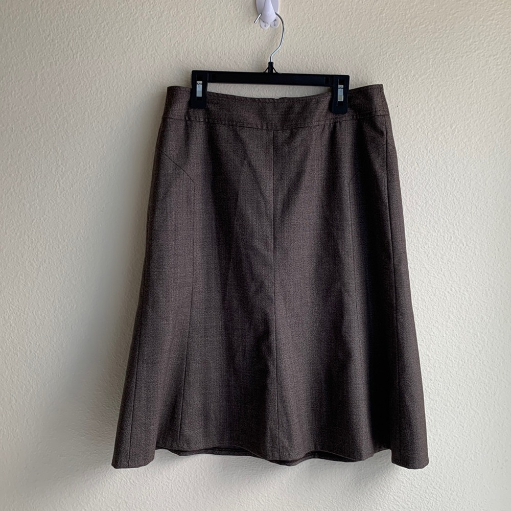 EUC- Ann Taylor Fit to Flare Wool Skirt Sz 2